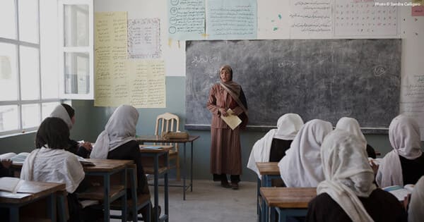 “Tolibon” davlat idoralarida ishlovchi ayollar oyligini tenglashtirdi