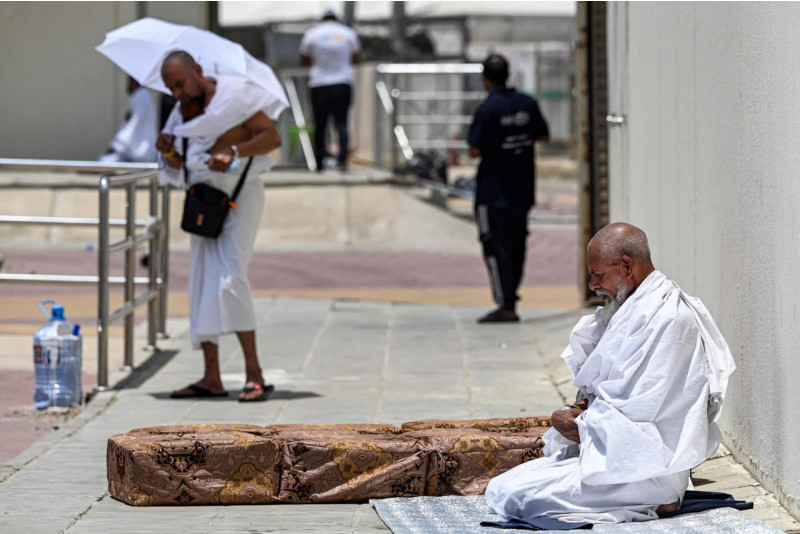 Саудия Арабистони жазирама туфайли зиёратчиларга тавсиялар берди