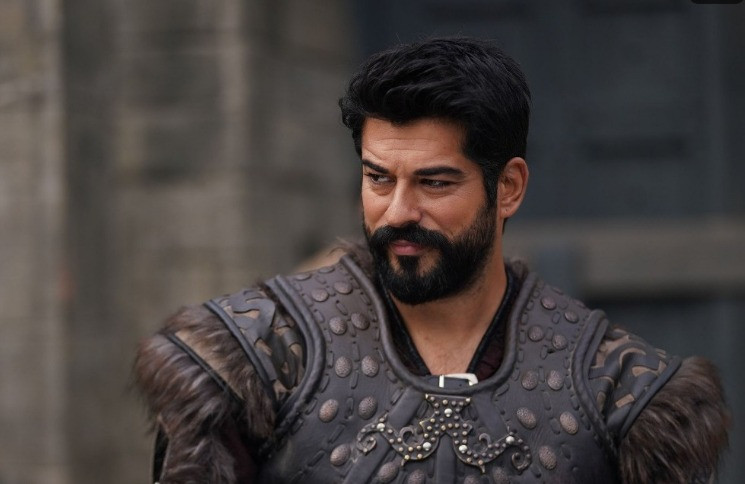 Mashhur turk aktyori Burak O‘zchivit o‘zbek tarixiy filmida suratga tushadi