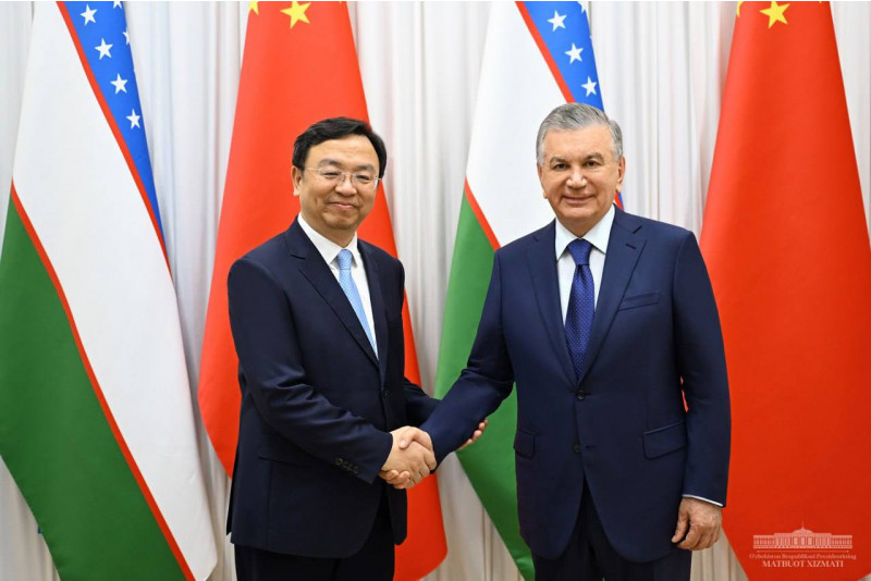 President Mirziyoyev meets with BYD president to discuss expansion of EV production in Uzbekistan