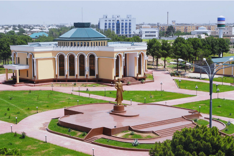 Сурхандарьинская область Узбекистана укрепляет торговые связи с Кувейтом 