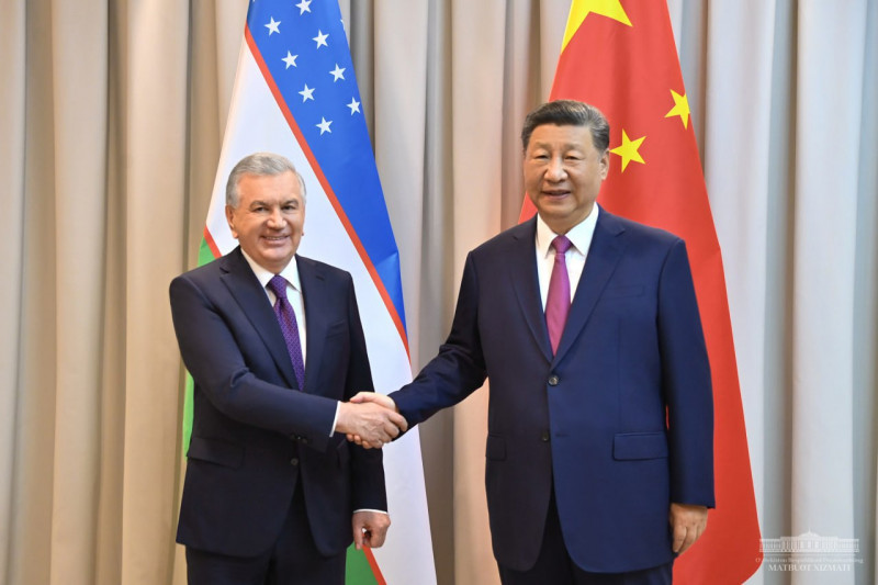 President Mirziyoyev invites Xi Jinping to visit Uzbekistan