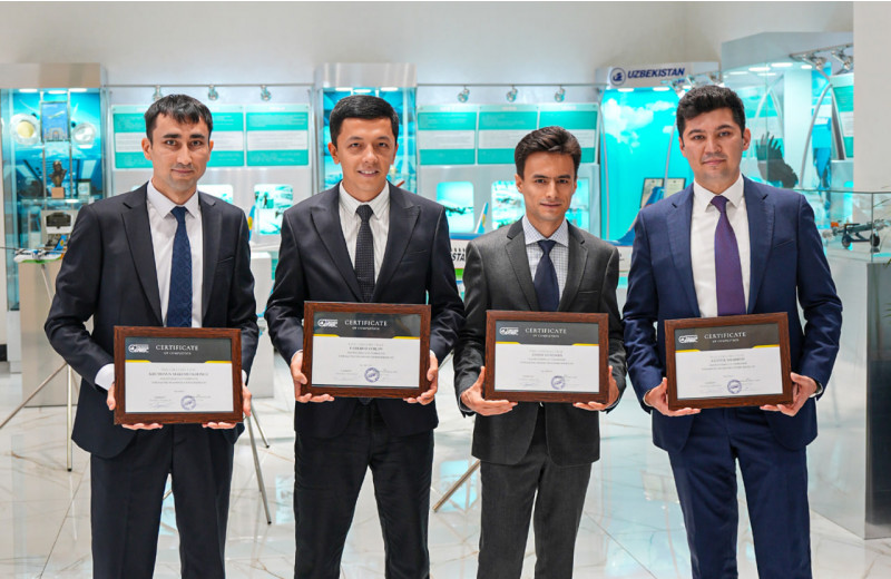 Uzbekistan Airways учувчилар мактабининг илк битирувчиларига сертификатлар топширилди