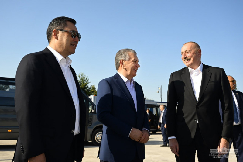 President Mirziyoyev arrives in Shusha for informal summit of OTS 