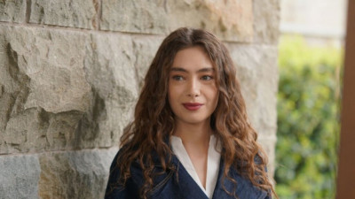 “Sevgi iztirobi” dagi Nihon — Neslihan Atagul ilk marta ona bo‘ladi (foto) 