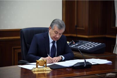 Президент фуқаролик жамияти институтларини давлат томонидан қўллаб-қувватлаш тизимини такомиллаштиришга қаратилган фармонни имзолади