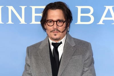 Gollivud yulduzi Jonni Depp qaysi filmda 150 ta so‘z aytgani uchun 1,5 million dollar olgan? 