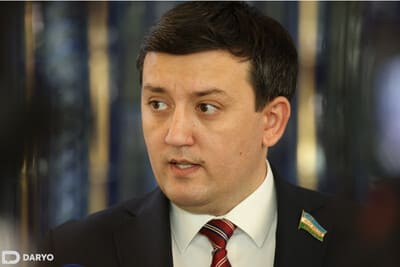 «Они ведут себя как большие братья», — отметил Бобур Бекмуродов, говоря о некоторых российских политиках