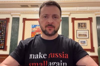 Zelenskiy “make russia small again” yozuvi tushirilgan futbolkada murojaat qildi