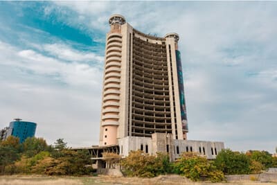 Chorsu mehmonxonasi buziladi. O‘rnida qiymati 170 mln dollardan ortiq bo‘lgan mehmonxona, biznes markazi va turar joylar quriladi (foto)
