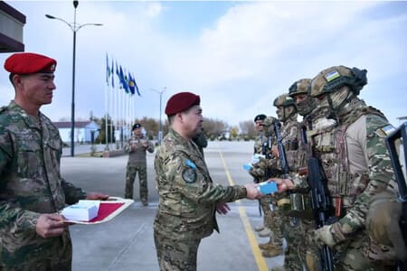 Узбекистан и Казахстан провели совместные военные учения (фото)