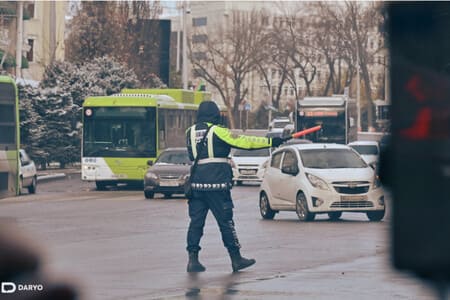 Yangi yil munosabati bilan Toshkentning ayrim ko‘chalarida transport harakati cheklandi