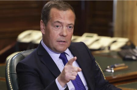 Medvedev Ukraina bilan muzokaralar boshlashning ikkita shartini ma’lum qildi