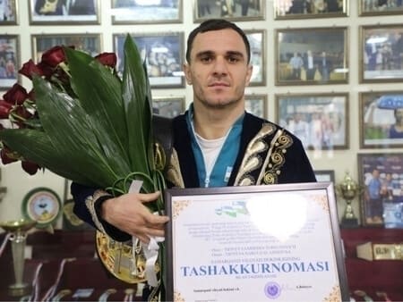 Самарқанд вилояти ҳокимлиги MMA жангчиси Мавлуд Тифиевга 3 хонали уй совға қилди