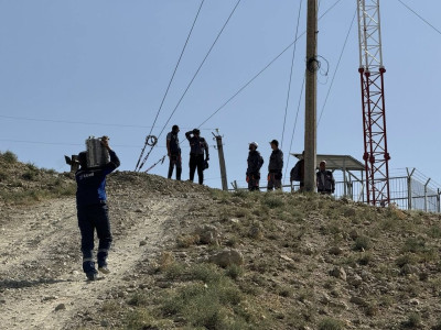 Ucell jurnalistga bergan vaʼdasini bajardi — endi oqrabotliklar internet uchun tepalikka chiqishi shart emas