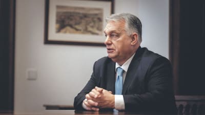 “Ukrainadagi urush 2 xil yo‘l bilan tugaydi” — Orban