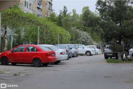 Два ДТП на Ганге в Ташкенте за одну ночь: Gentra снесла столб освещения, а на мосту Себзар загорелся автомобиль (видео)