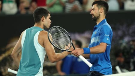 Australian Open. Novak Jokovich Karlos Alkarasni musobaqadan chiqarib yubordi va yarim finalga yo‘l oldi (video)