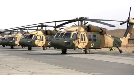 O‘zbekiston afg‘on uchuvchilari olib o‘tgan vertolyotlarning bir qismini AQSHga qaytardi — OAV