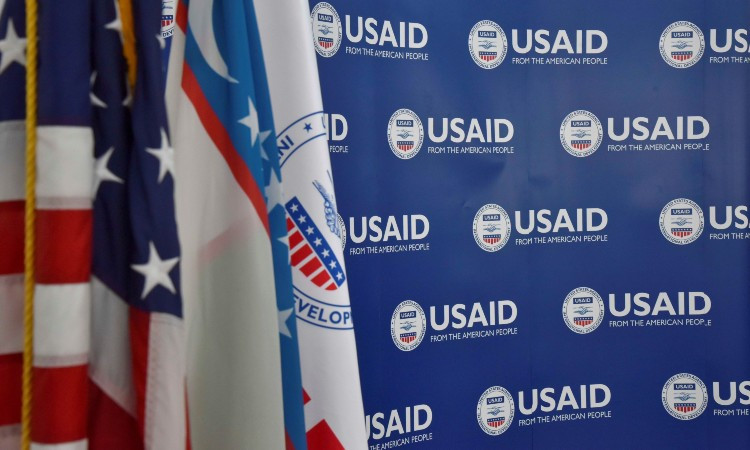 Трампнинг USAIDнинг 2000 дан ортиқ ходимини маъмурий таътилга чиқариш режаси суд томонидан тўхтатилди