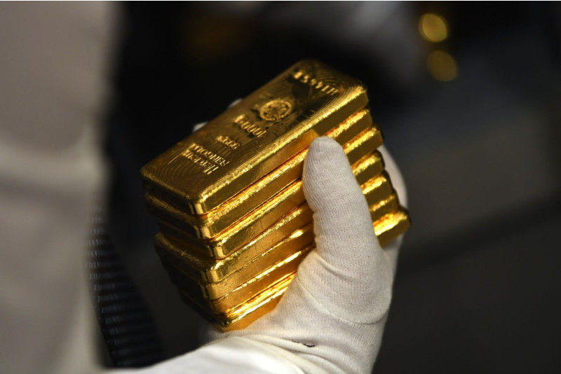 Gold prices hit record highs, reaching over $2,900 per ounce 