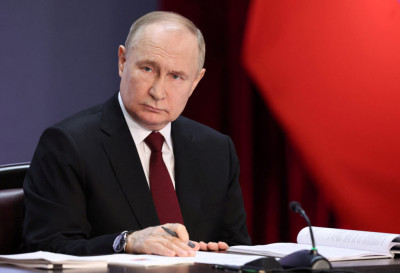 “Rossiya Ukraina bo‘yicha muzokaralar stoliga qaytishga tayyor” — Putin 