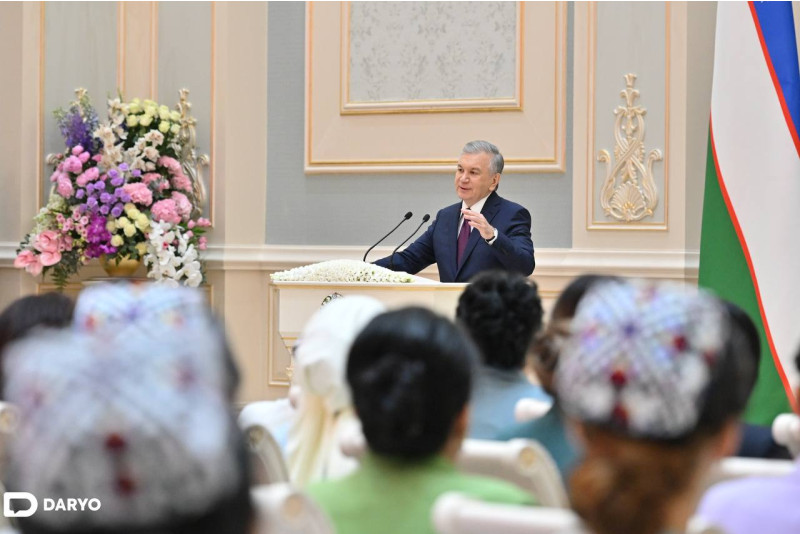 “Ularga qo‘shimcha sharoit va yengilliklar yaratib berishga tayyorman”. Shavkat Mirziyoyev 8-mart munosabati bilan xotin-qizlarni tabrikladi