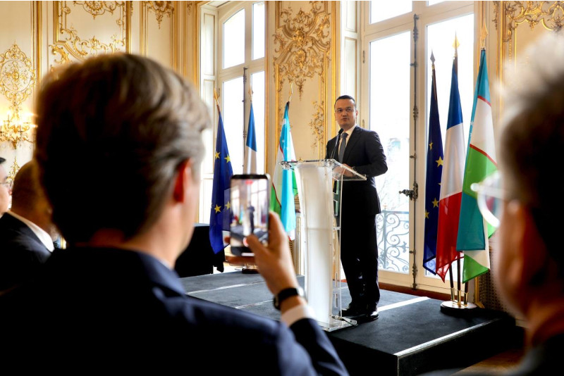 Uzbekistan, France expand economic cooperation at Paris business forum ahead of Mirziyoyev’s visit 