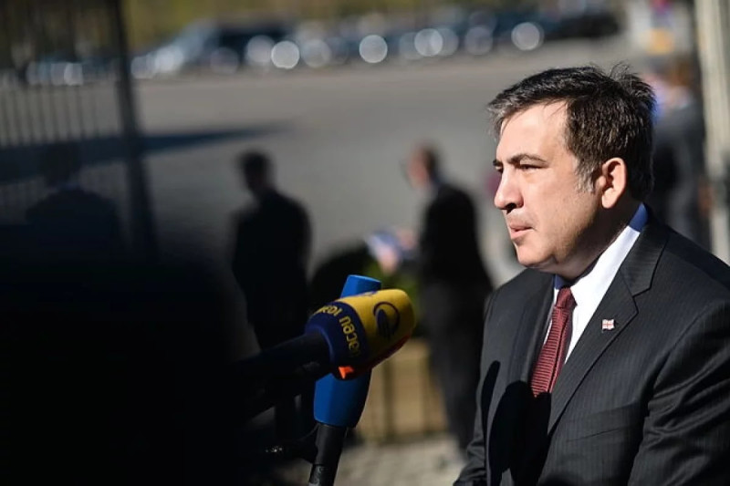 Грузия собиқ президенти Саакашвили 9 йилга қамалди