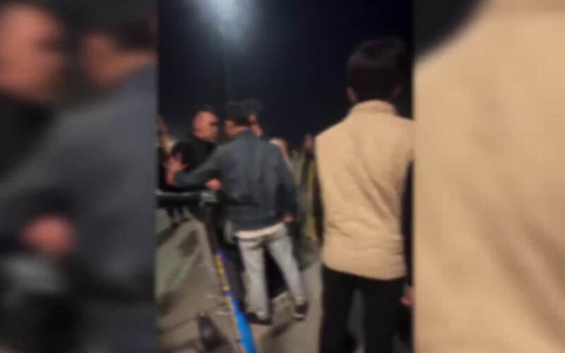 Samarqandda axloqqa zid harakatlar qilib, ijtimoiy tarmoq “yulduzi”ga aylanganlar uzr so‘rab chiqdi (video) 