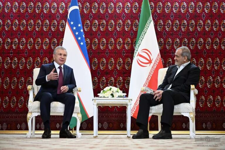 Президенты Узбекистана и Ирана обсудили вопросы двусторонних отношений