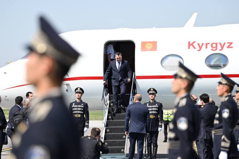 Президент Кыргызстана прибыл в Самарканд 