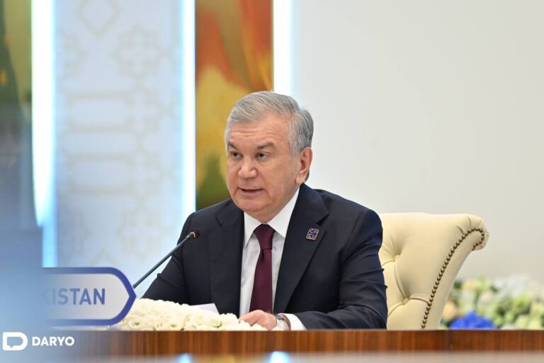 “Ukrainadagi vaziyatni tinch yo‘l bilan hal etish bo‘yicha muzokaralar boshlanganini qo‘llab-quvvatlaymiz” — Shavkat Mirziyoyev
