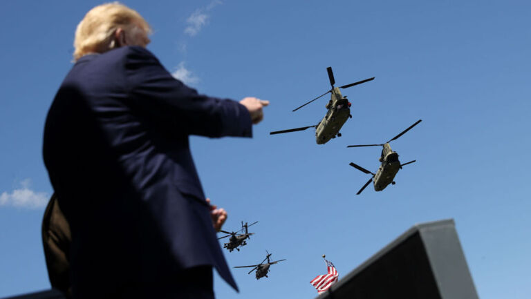 Трамп планирует провести военный парад в свой день рождения