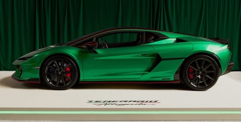 Lamborghini yangi gibrid superkarini taqdim etdi