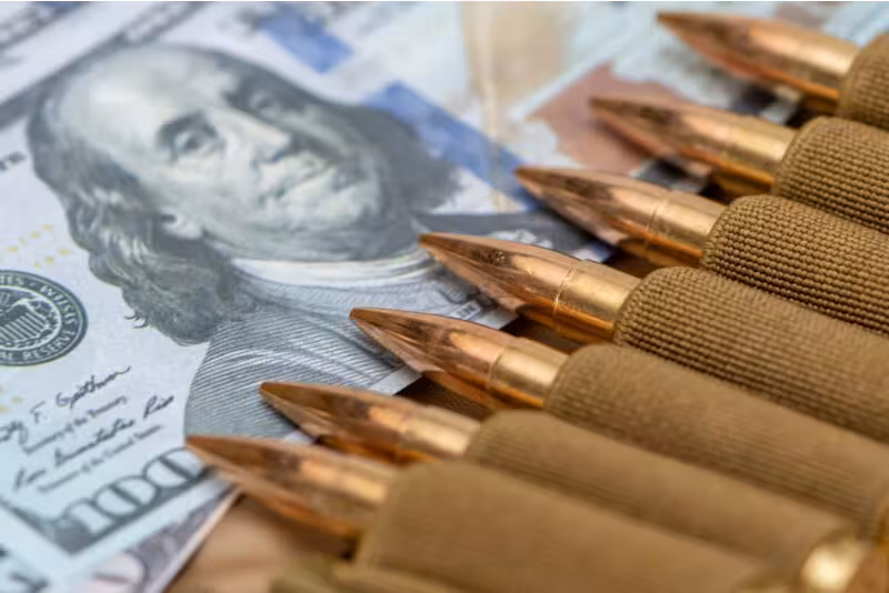 Ukraina endi AQSHdan 300 mlrd emas, balki 100 mlrd dollar qarzdor — Bloomberg