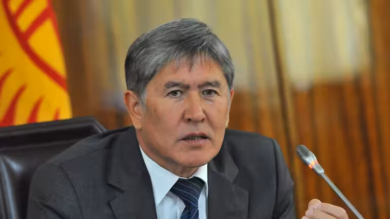 Qirg‘izistonning sobiq prezidenti Atambayev aybdor deb topildi, biroq jazodan ozod etildi 