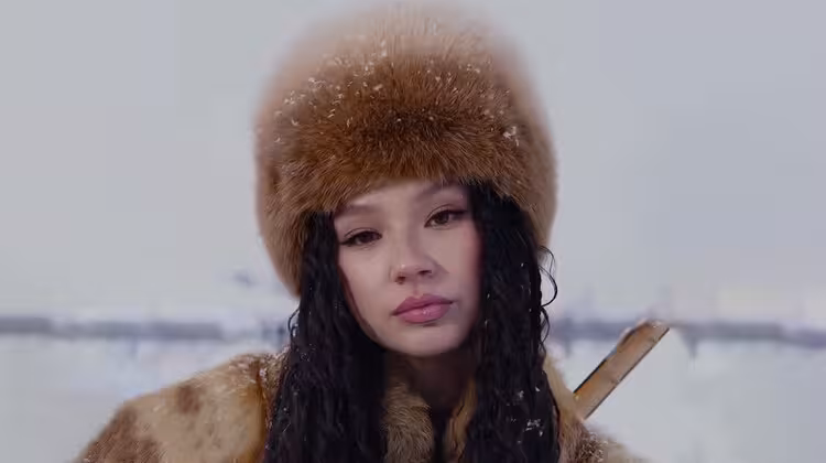 Ҳомай: ижтимоий тармоқларни “портлатаётган” қўшиқни ким ижро этган ва у нима ҳақда?