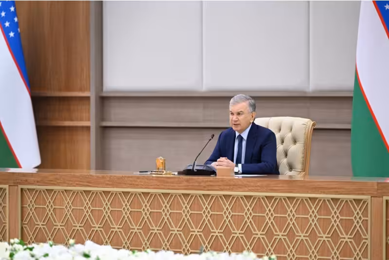 Шавкат Мирзиёев тадбиркорларга тўсиқ бўлаётган раҳбарларга қаттиқ чора кўрилишини айтди