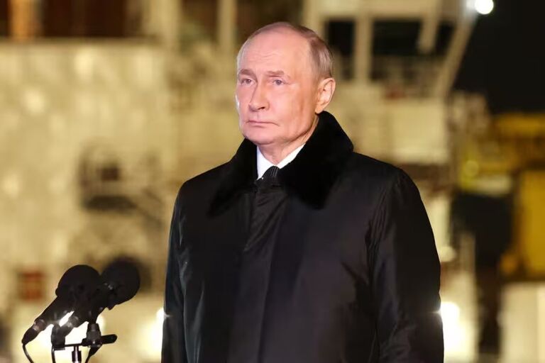 Путин объявил трехдневное перемирие в честь Дня победы