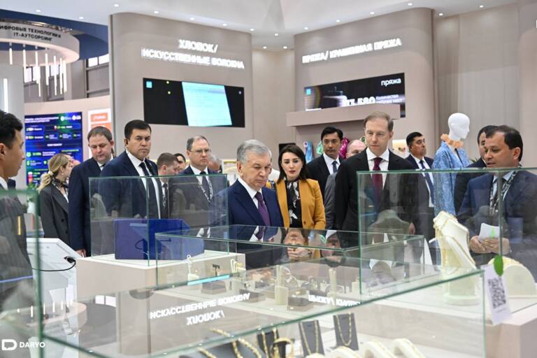 Uzbekistan's President Mirziyoyev visits INNOPROM Central Asia international exhibition in Tashkent 