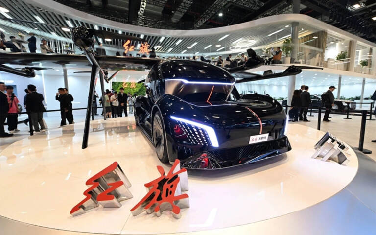 DeepSeek, gidrolokator va aeromobil: Xitoyda avtosanoatni butunlay o‘zgartirib yuboradigan kelajak texnologiyalari namoyish etildi