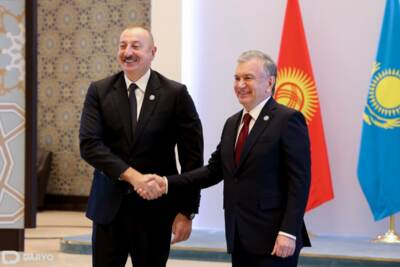 Shavkat Mirziyoyev Ilhom Aliyev bilan ikki va ko‘p tomonlama kun tartibidagi dolzarb masalalarni muhokama qildi