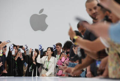 Apple Tramp bojlaridan qochish uchun 600 tonna iPhone’ni Hindistondan shoshilinch olib chiqdi — OAV