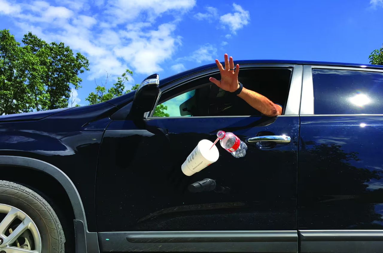 Uzbekistan May Increase Penalties for Littering from Vehicles