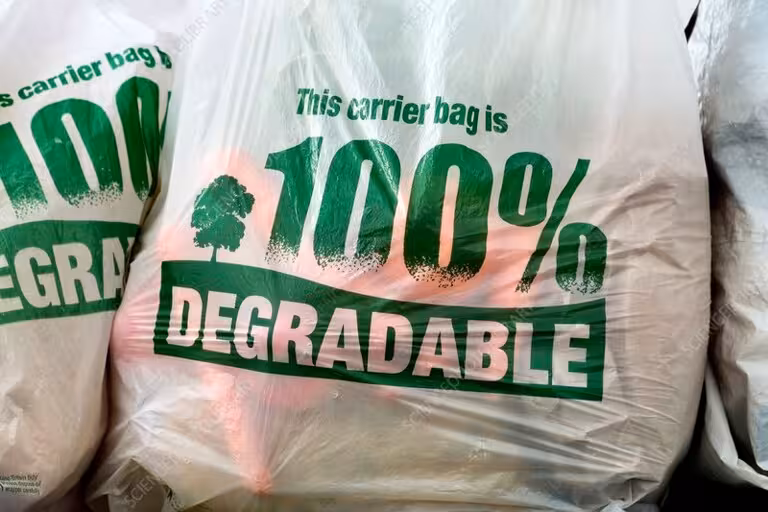 Yaponiyada dengizda bir necha soatda parchalanuvchi plastmassa ixtiro qilindi