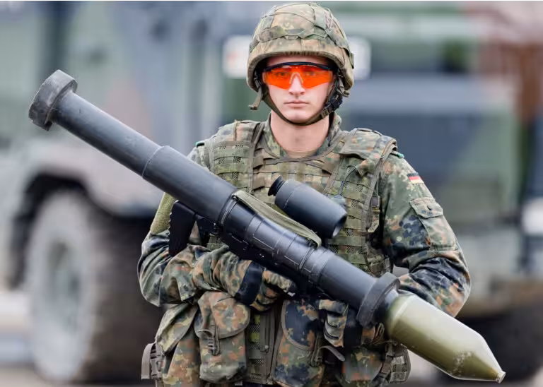 Raketa, dron va zirhli mashinalar: Germaniya Ukrainaga yangi harbiy yordam paketini topshirdi