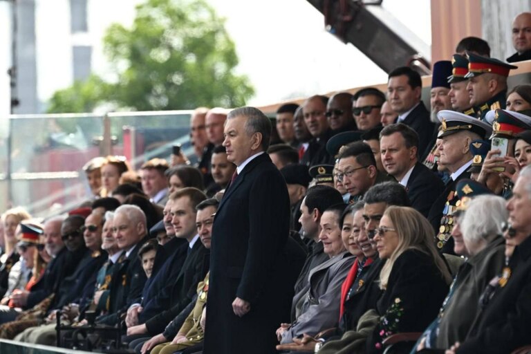 Shavkat Mirziyoyev G‘alabaning 80 yilligiga bag‘ishlangan tantanali tadbirlarda ishtirok etdi (foto)