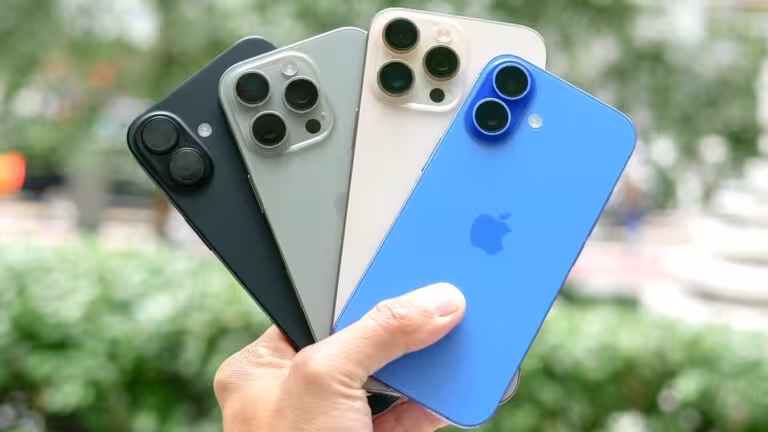 iPhone смартфонлари 10 йил ичида одамларга керакcиз бўлиб қолиши мумкин