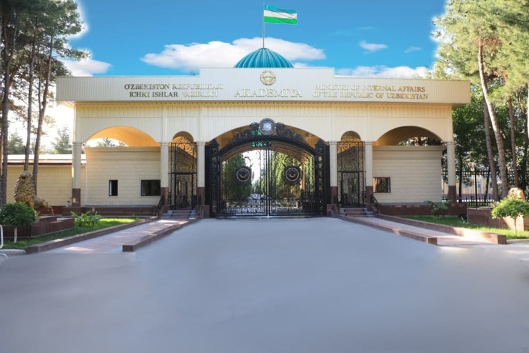 Bloger Otabek Mahkamov IIV akademiyasida dam olish kunlari erkinlikka chiqish uchun pora berish kabi illatlar yo‘qolganini maʼlum qildi